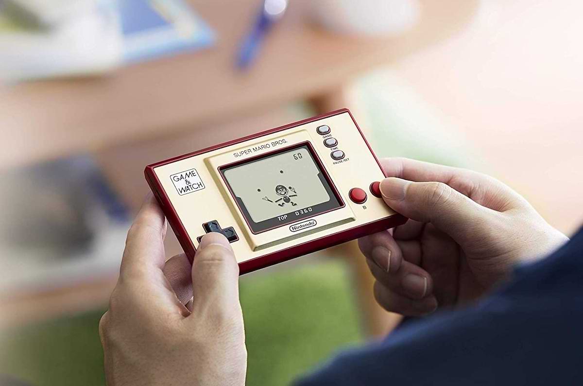 Old Handheld Tech Old Tech Gadgets That Are Hot On The Second-Hand Market