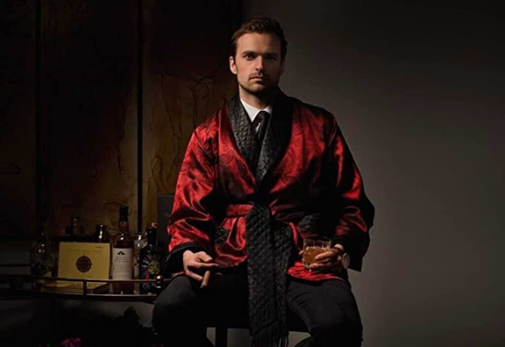 The Timeless Appeal of Elegant Robes and Smoking Jackets